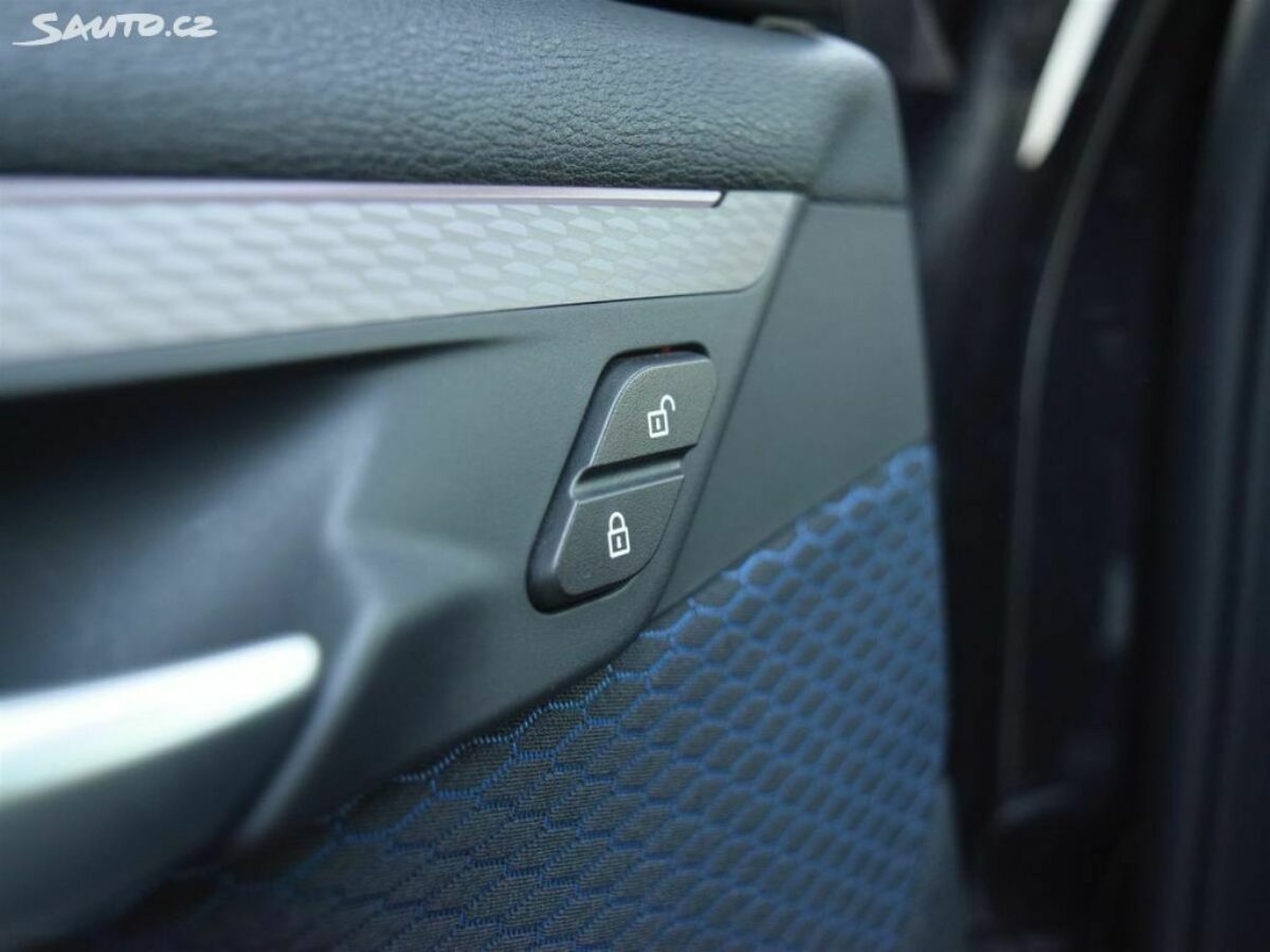 Fotografie vozu - klik pro zvětšení