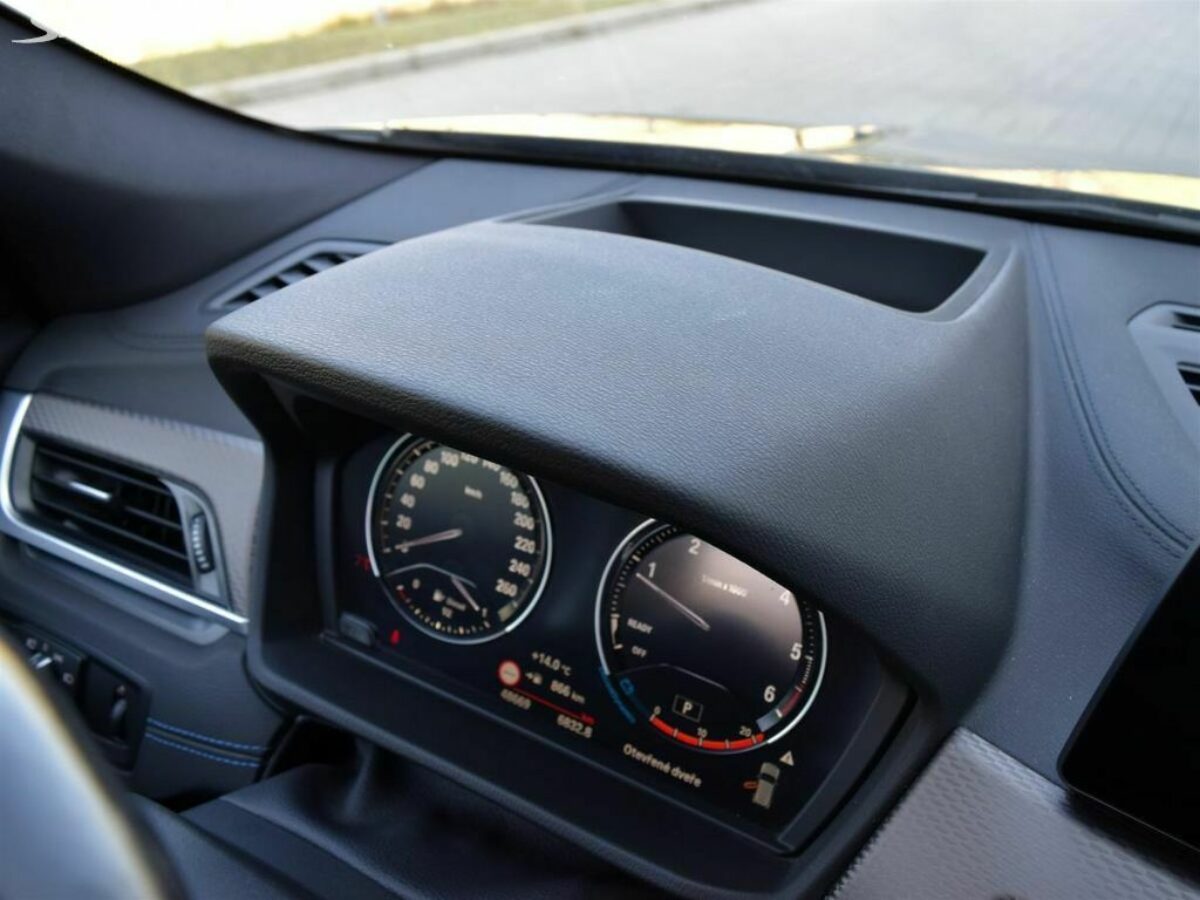 Fotografie vozu - klik pro zvětšení