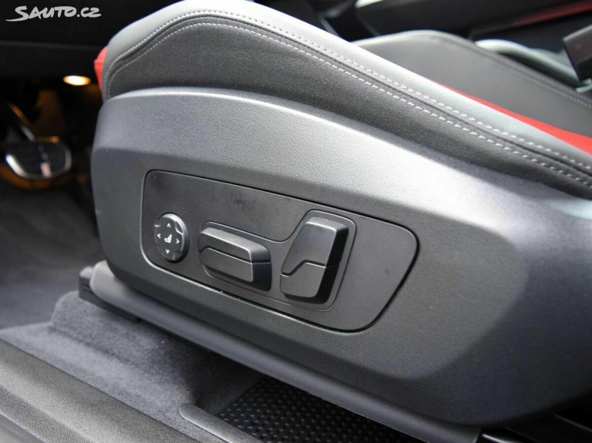 Fotografie vozu - klik pro zvětšení