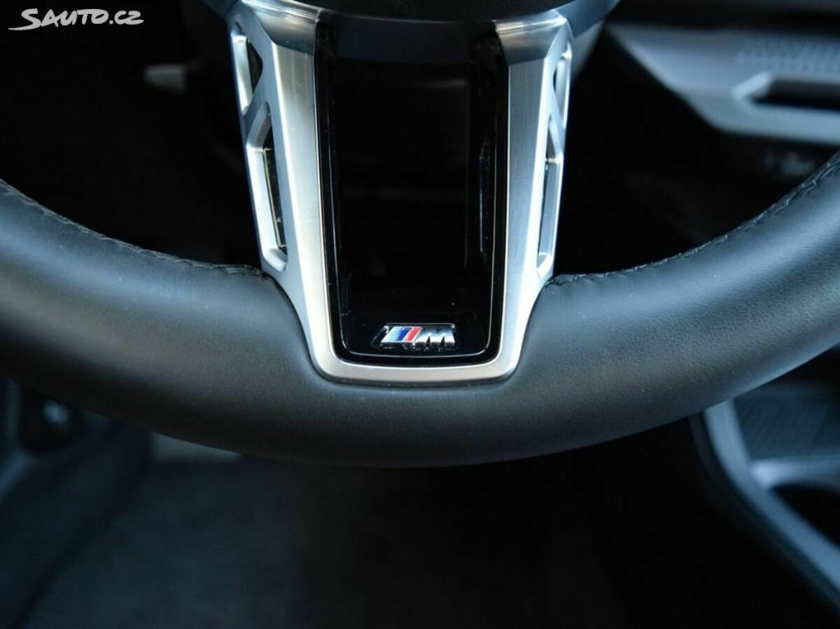 Fotografie vozu - klik pro zvětšení