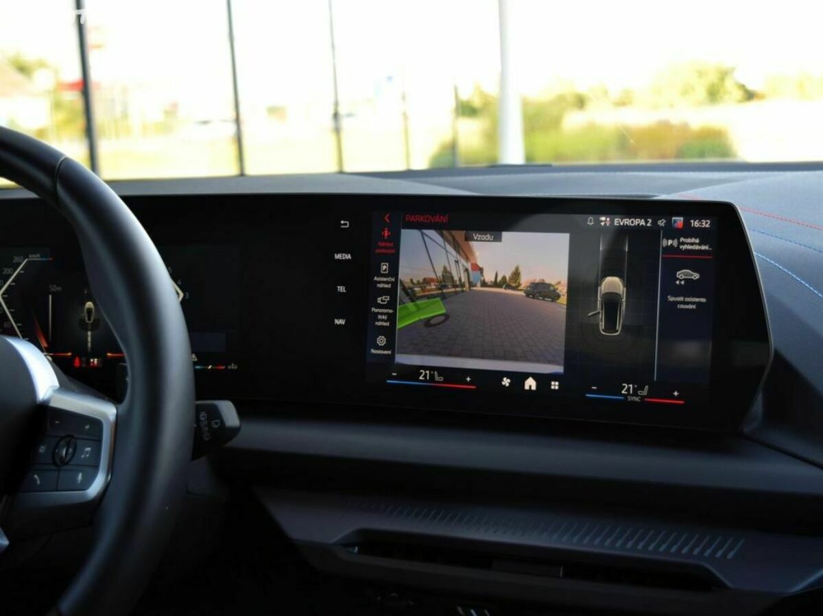 Fotografie vozu - klik pro zvětšení