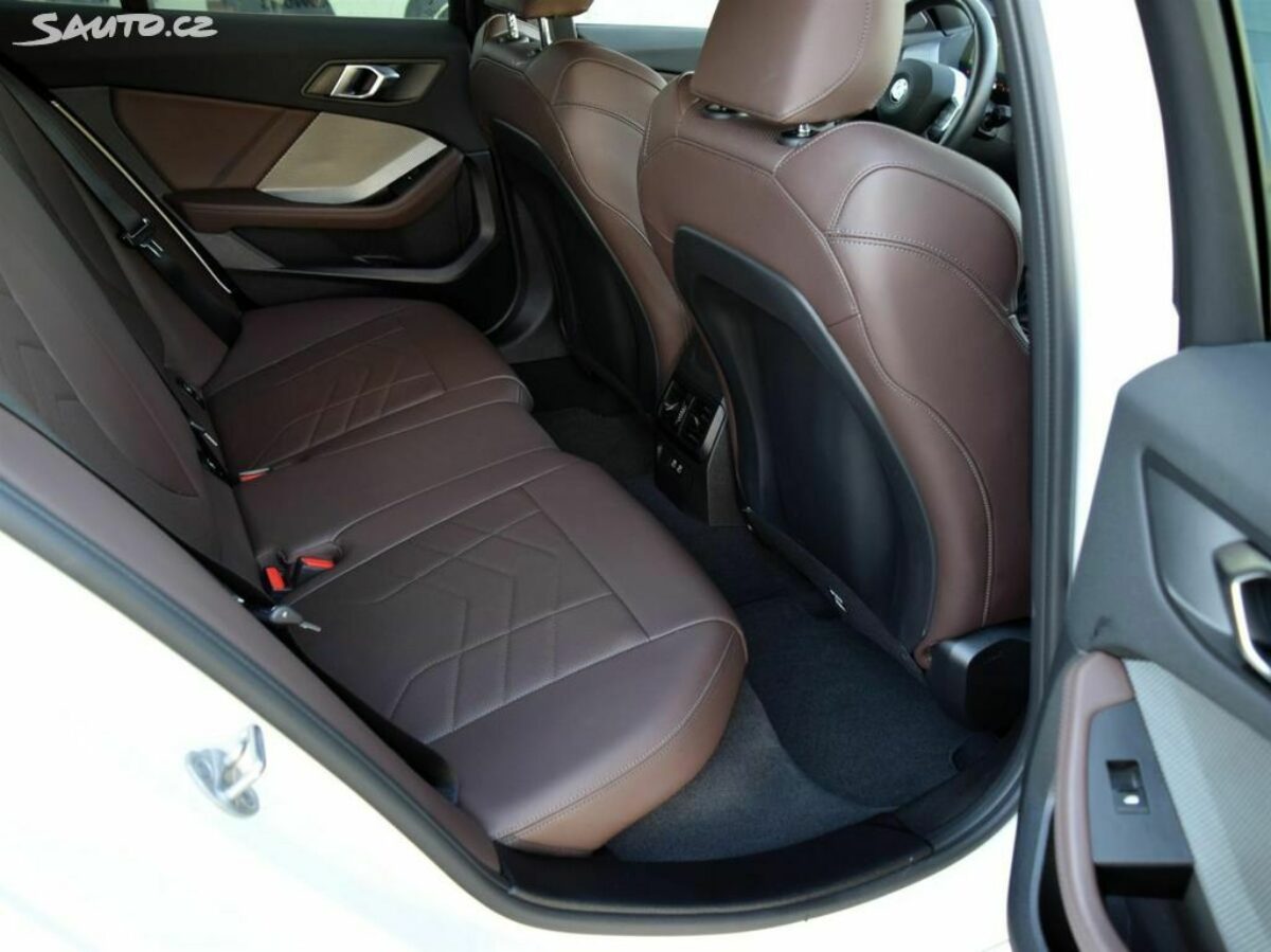 Fotografie vozu - klik pro zvětšení