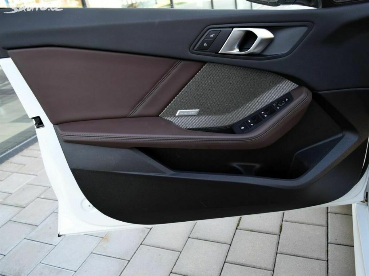 Fotografie vozu - klik pro zvětšení