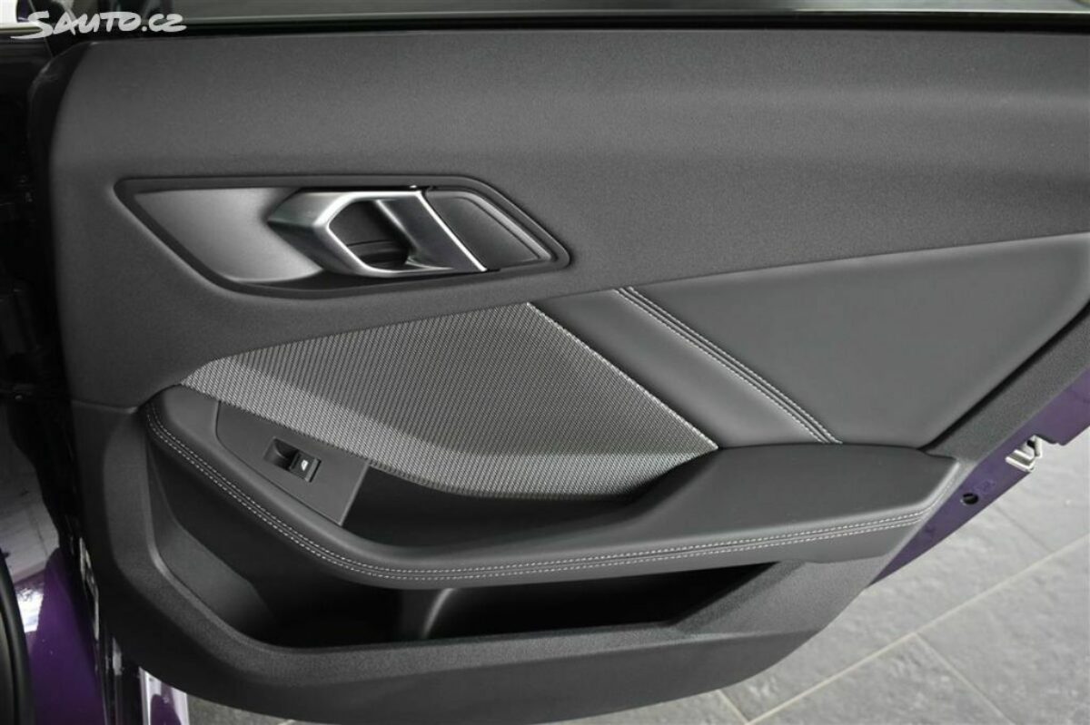 Fotografie vozu - klik pro zvětšení