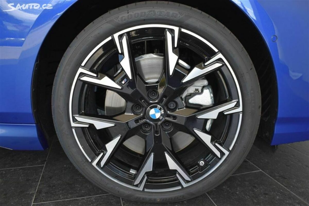 Fotografie vozu - klik pro zvětšení