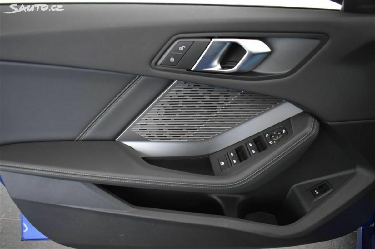 Fotografie vozu - klik pro zvětšení