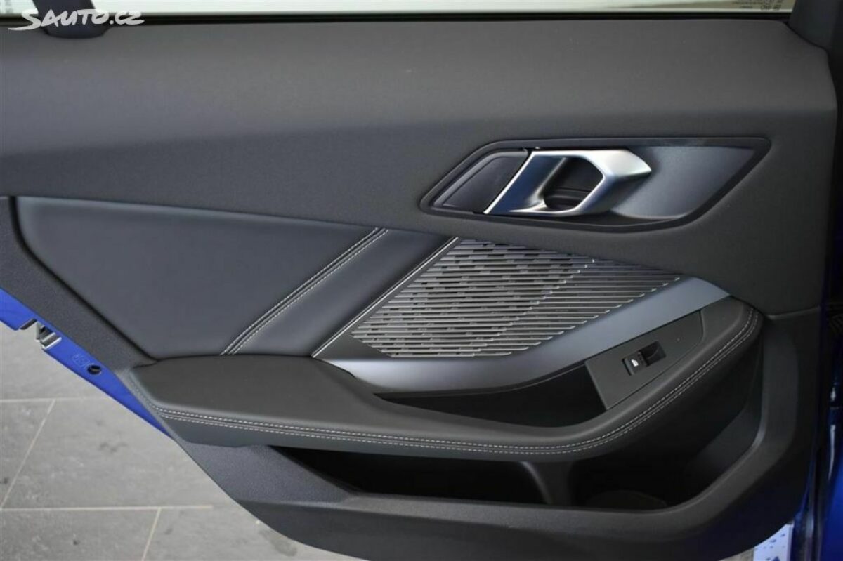 Fotografie vozu - klik pro zvětšení