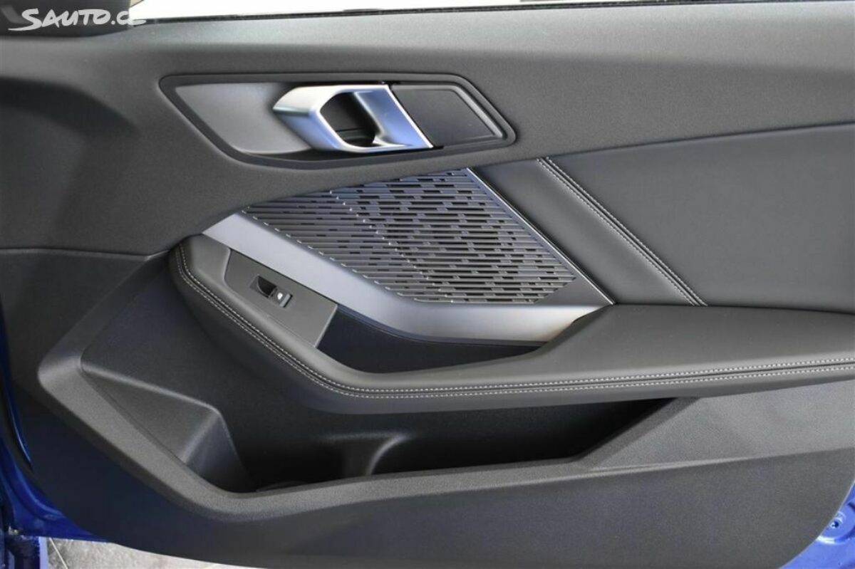 Fotografie vozu - klik pro zvětšení