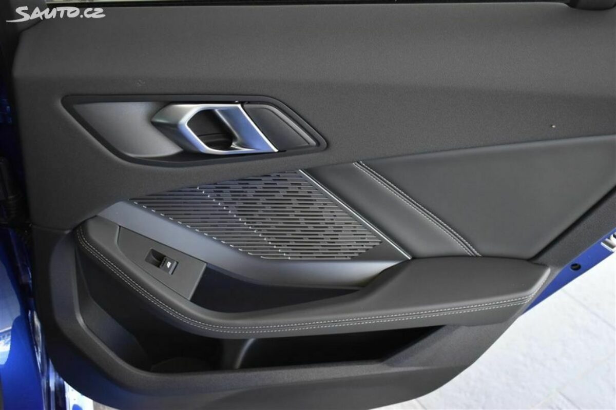 Fotografie vozu - klik pro zvětšení