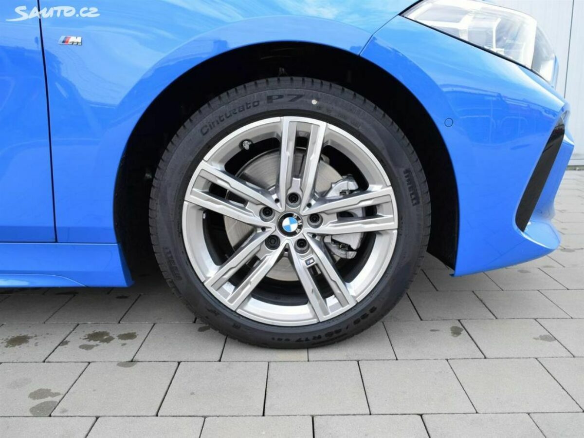 Fotografie vozu - klik pro zvětšení