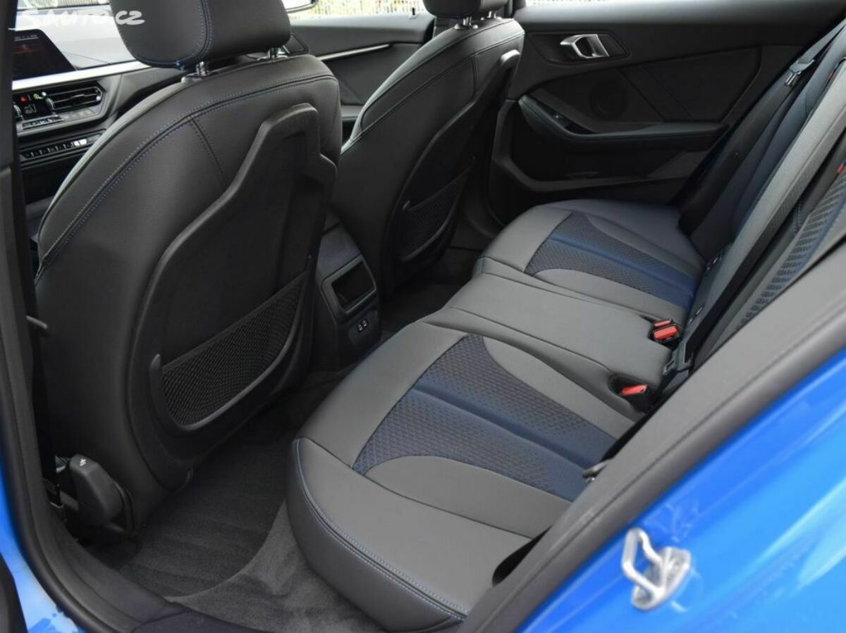 Fotografie vozu - klik pro zvětšení