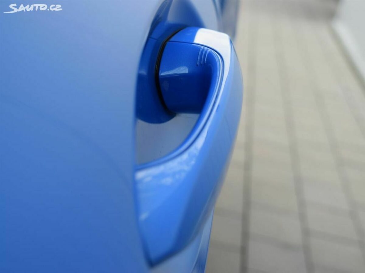 Fotografie vozu - klik pro zvětšení