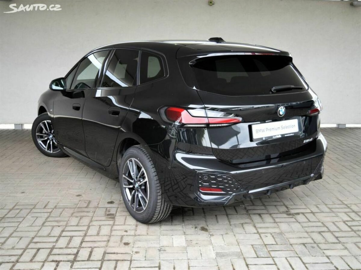 Fotografie vozu - klik pro zvětšení