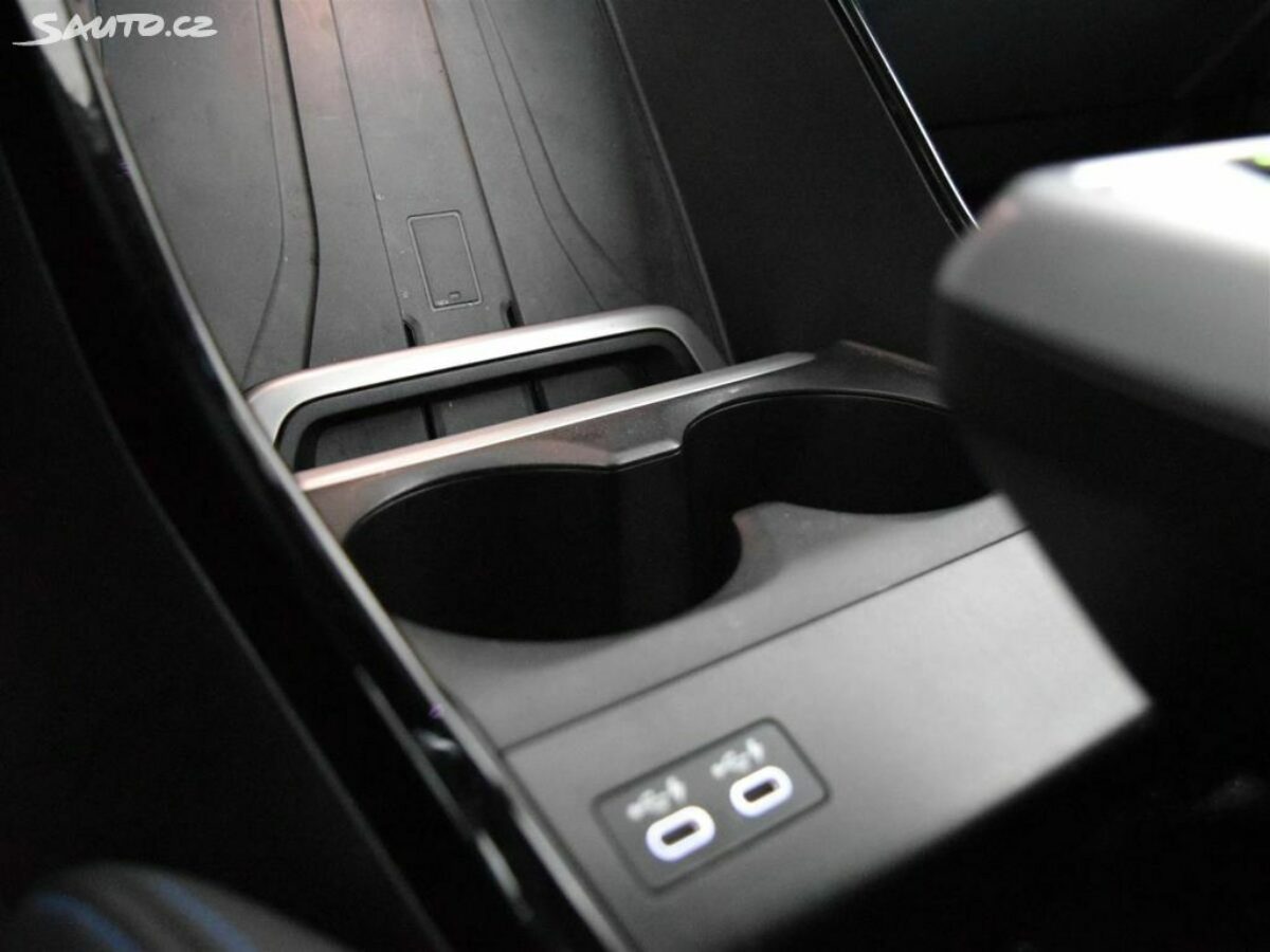 Fotografie vozu - klik pro zvětšení