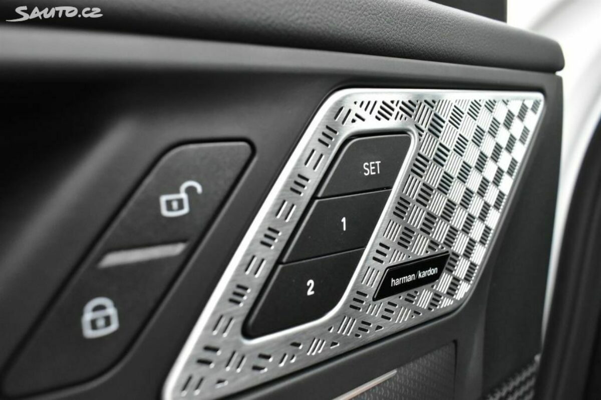 Fotografie vozu - klik pro zvětšení