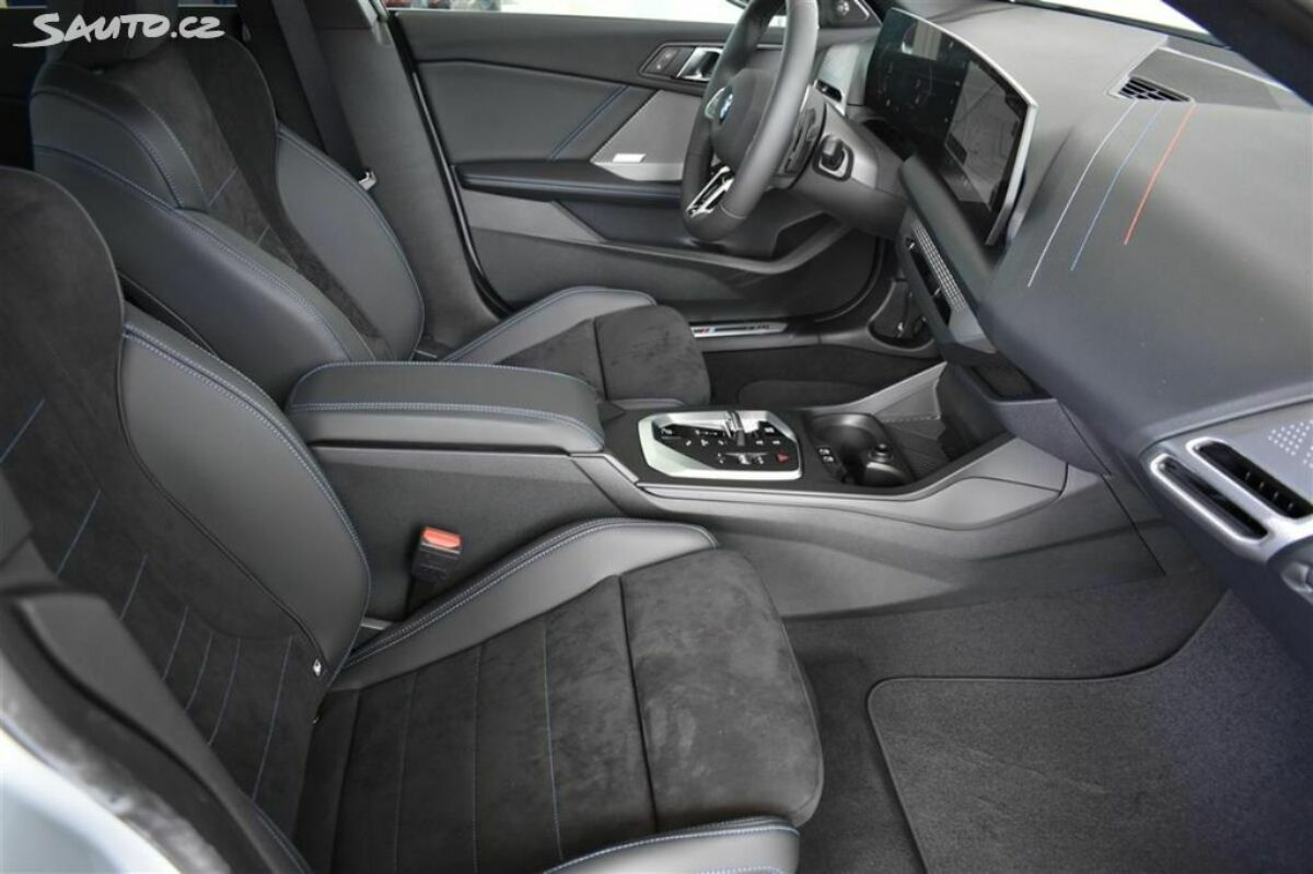 Fotografie vozu - klik pro zvětšení