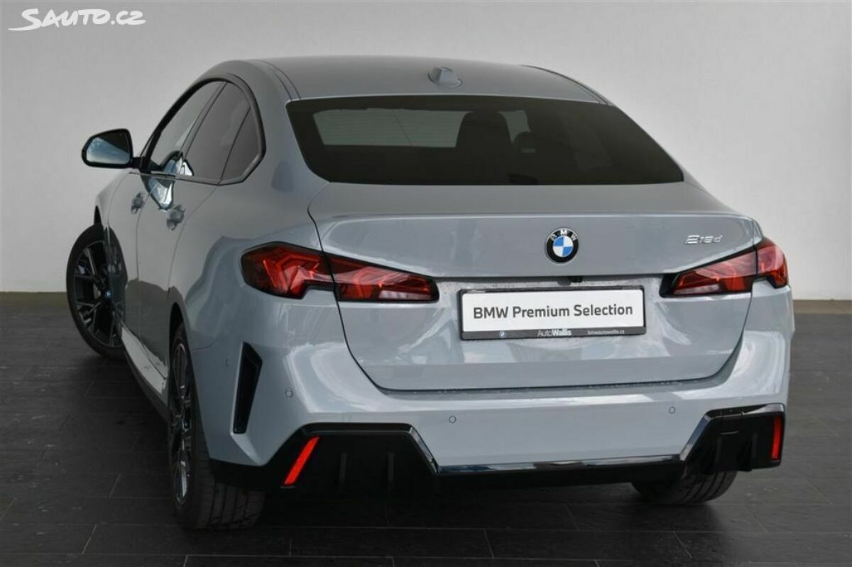 Fotografie vozu - klik pro zvětšení