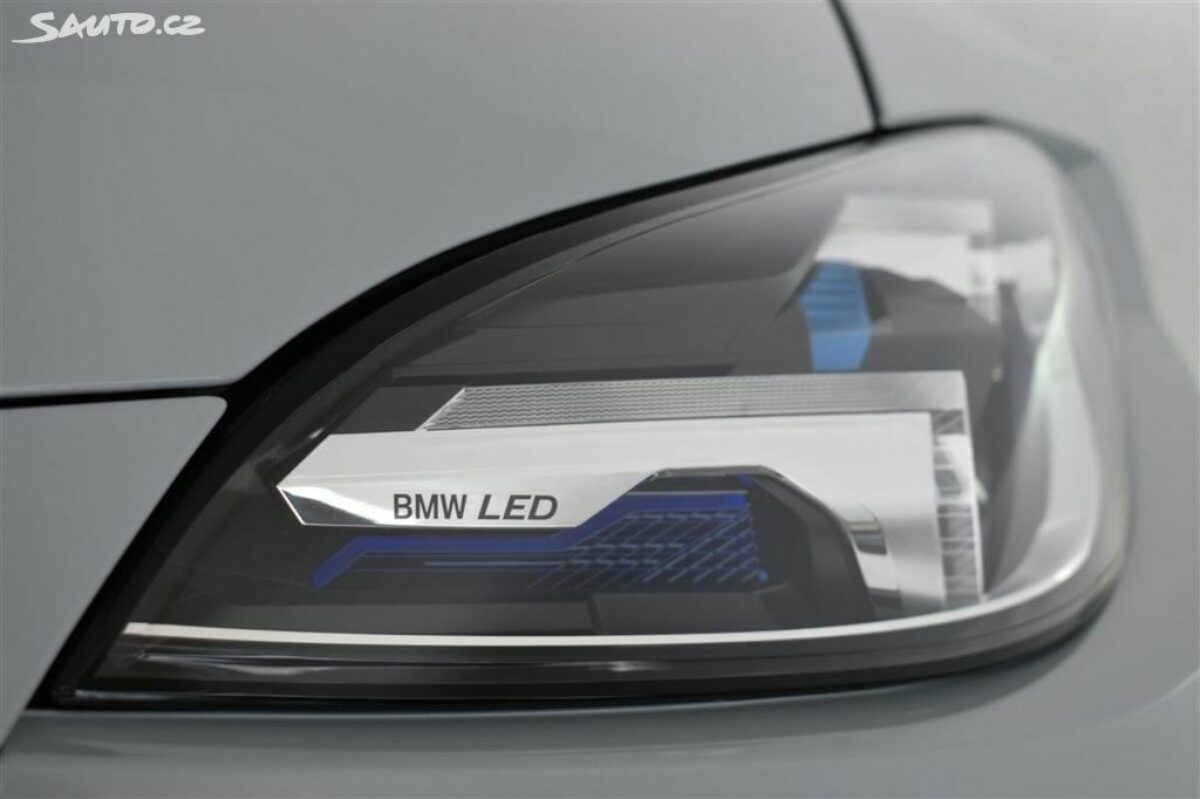 Fotografie vozu - klik pro zvětšení