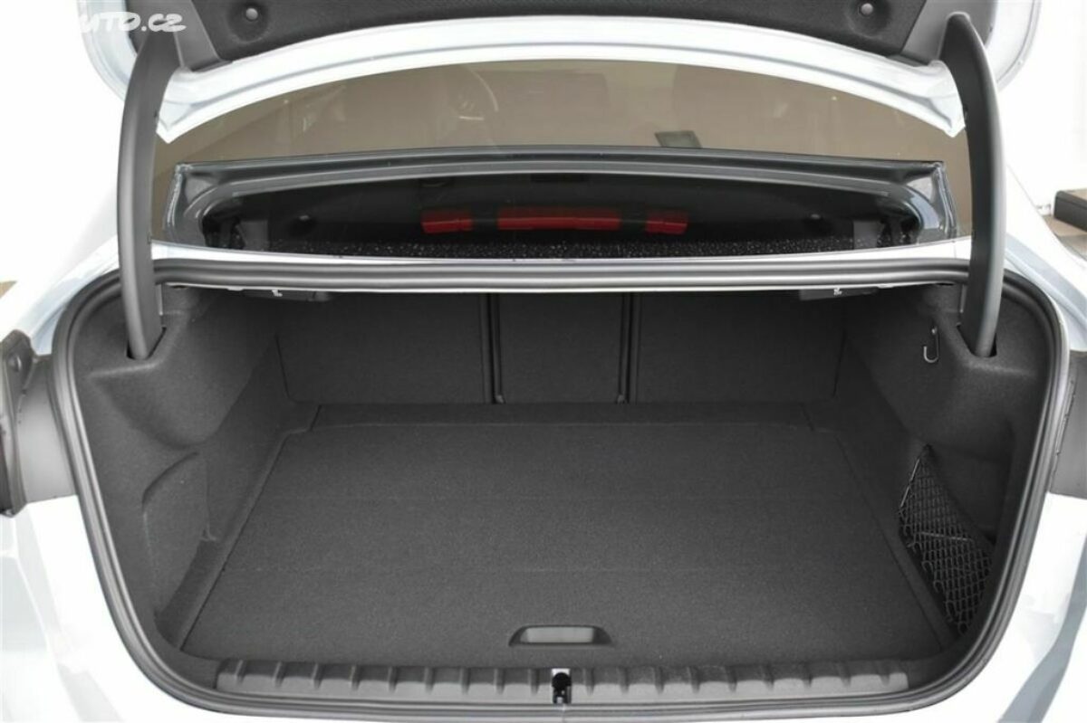 Fotografie vozu - klik pro zvětšení