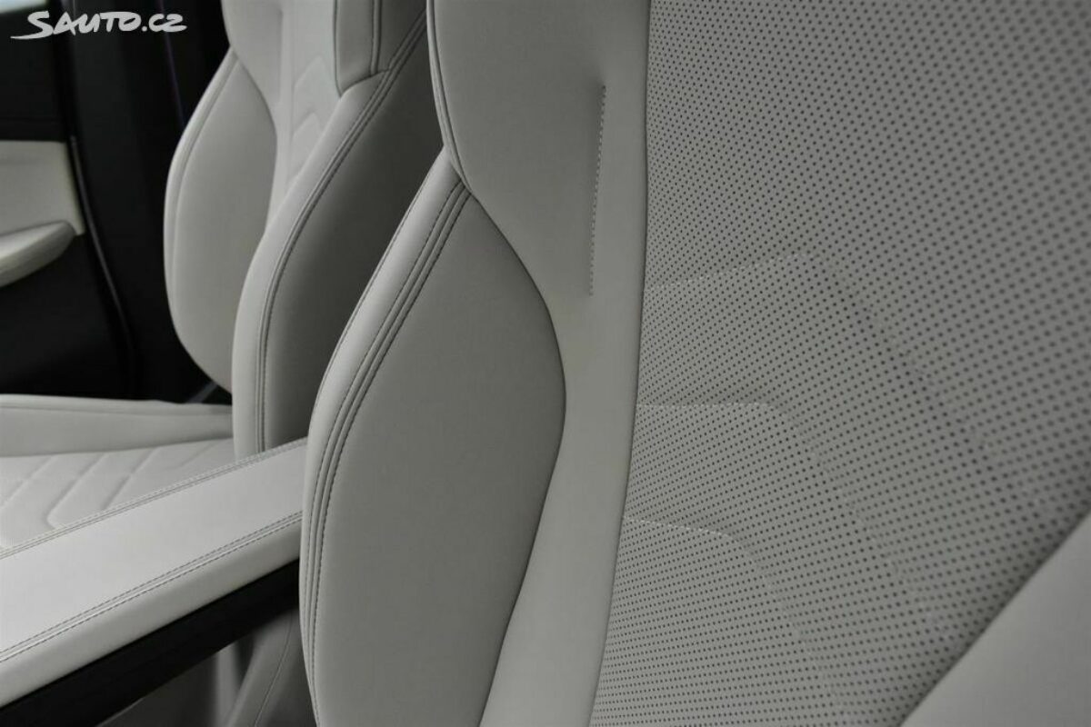 Fotografie vozu - klik pro zvětšení