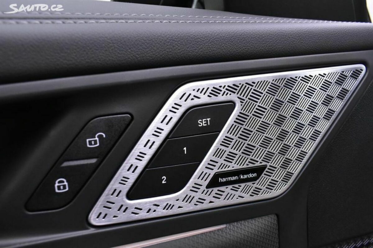 Fotografie vozu - klik pro zvětšení