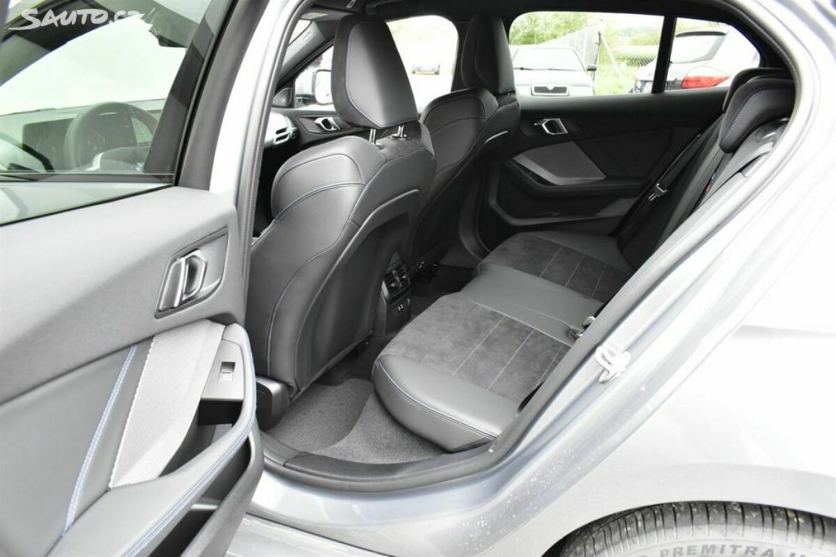 Fotografie vozu - klik pro zvětšení